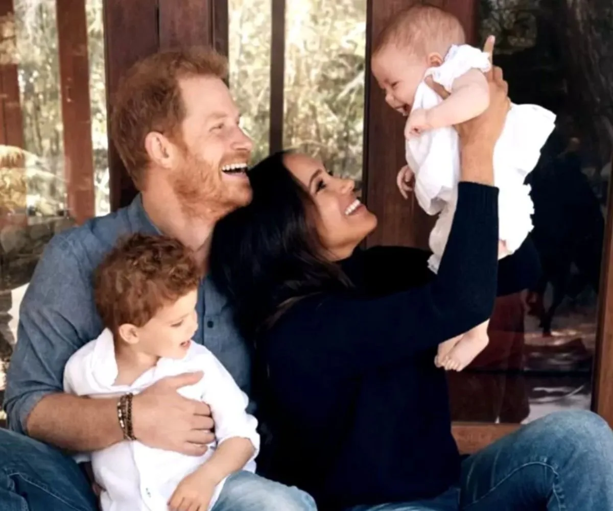 The family’s 2021 Christmas card photo(Image: Duke and Duchess of Sussex)