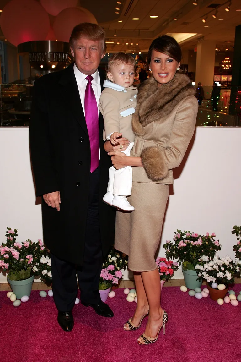 Donald and Melania Trump with his daughter Tiffany at the Mar-a-Lago estate in Palm Beach, Florida, on April 2, 2000. | Source: Getty Images